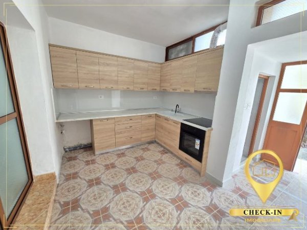 Tirane, jepet me qera apartament 1+1+Ballkon Kati 0, 55 m² 300 € (Kodra e Priftit)