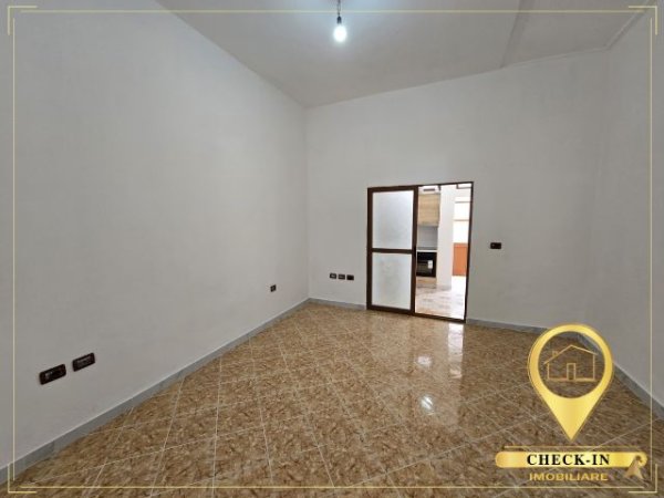 Tirane, jepet me qera apartament 1+1+Ballkon Kati 0, 55 m² 300 € (Kodra e Priftit)
