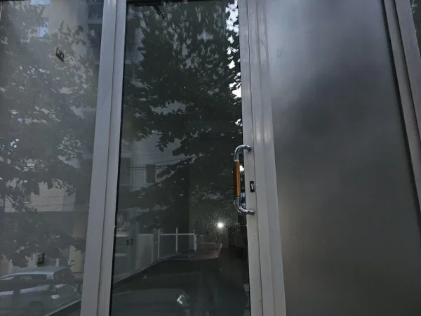 Tirane, shitet dyqan Kati 0, 31.86 m² 95.000€ (Haxhi Hysen Dalliu, 100 metra mbi Prokurorine)