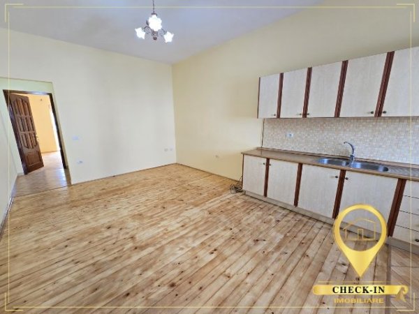 Tirane, jepet me qera 1+1+Aneks+Ballkon Kati 1, 57 m² 350 € (Kodra e Priftit)
