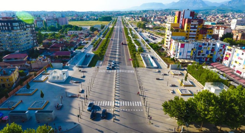Tirane, jepet me qera apartament 1+1 Kati 3, 65 m² 350 € (Bulevardi i ri)