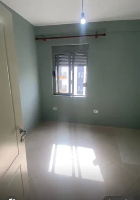 Tirane, jepet me qera apartament 2+1 Kati 7, 90 m² 300 € (Kamez)