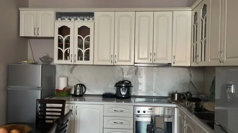 Tirane, jepet me qera apartament 2+1+Ballkon Kati 2, 90 m² 500 € (Migjeni)