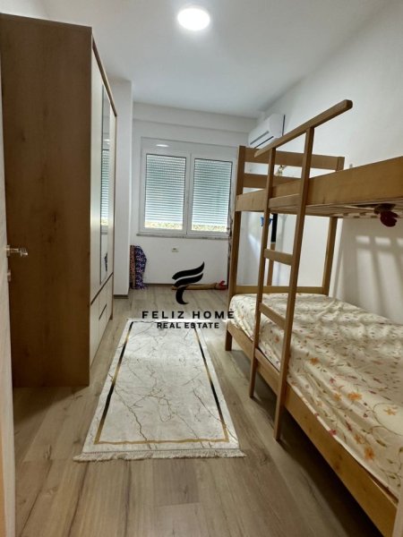 Tirane, jepet me qera apartament 2+1+Ballkon Kati 2, 100 m² 650 € (LIQENI I THATE)