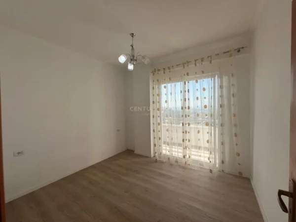 Tirane, shitet apartament 2+1 Kati 2, 83 m² 93.000 € (Rruga Muhamet Deliu)