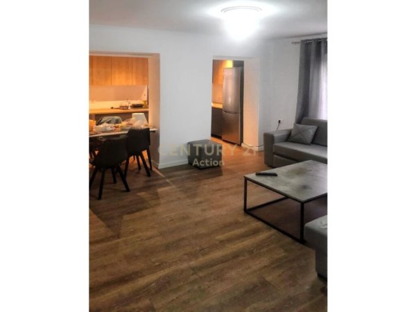 Tirane, shitet apartament 1+1 Kati 0, 83 m² 90.000 € (Rruga Fabrika e Qelqit)