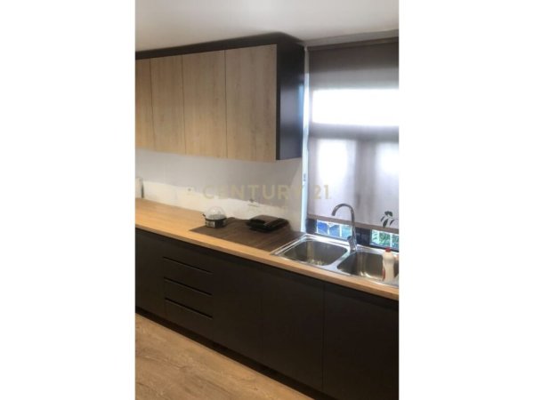 Tirane, shitet apartament 1+1 Kati 0, 83 m² 90.000 € (Rruga Fabrika e Qelqit)