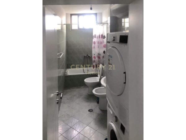 Tirane, shitet apartament 1+1 Kati 0, 83 m² 90.000 € (Rruga Fabrika e Qelqit)