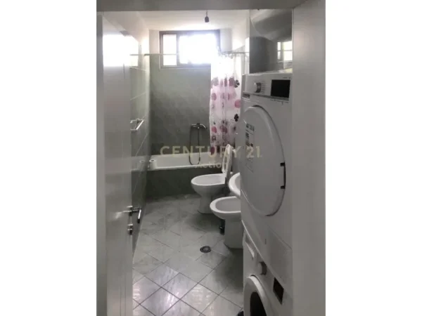 Tirane, shitet apartament 1+1 Kati 0, 83 m² 90.000 € (Rruga Fabrika e Qelqit)