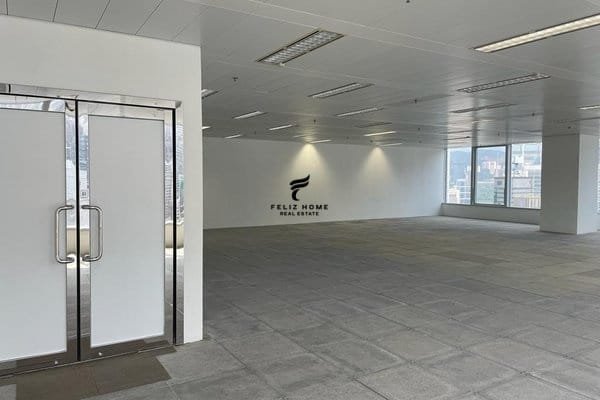 Tirane, jepet me qera zyre Kati 2, 200 m² 2.500 € (KOMPLEKSI DELIJORGJI)