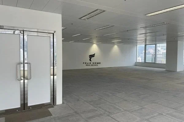 Tirane, jepet me qera zyre Kati 2, 200 m² 2.500 € (KOMPLEKSI DELIJORGJI)