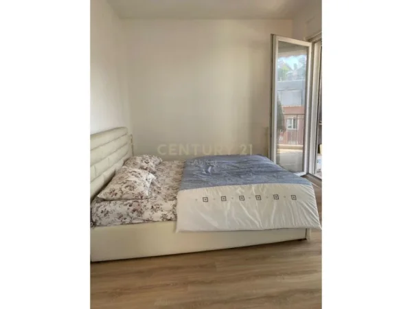 Tirane, shitet apartament 2+1+Ballkon Kati 6, 92 m² 150.000 € (Rruga Ali Demi)