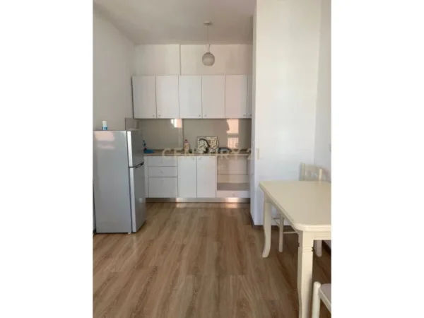 Tirane, shitet apartament 2+1+Ballkon Kati 6, 92 m² 150.000 € (Rruga Ali Demi)