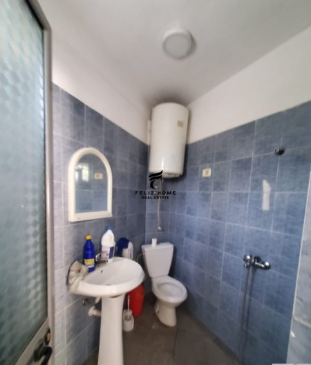 Tirane, jepet me qera dyqan Kati 1, 50 m² 350 € (QYTET STUDENTI)