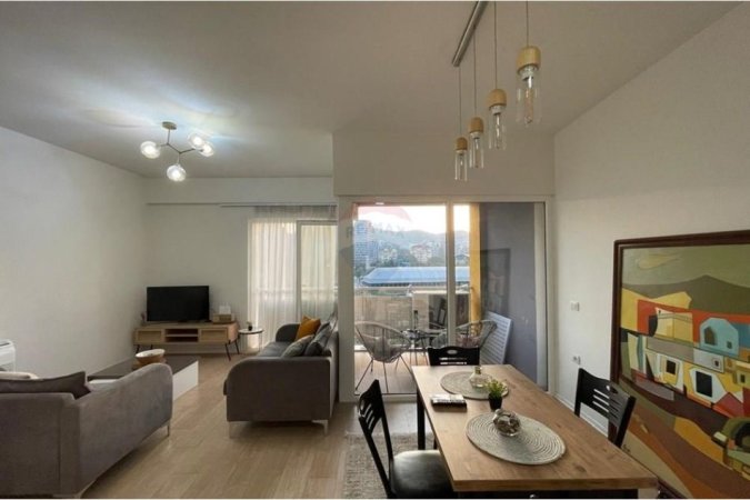 Tirane, jepet me qera 2+1+Ballkon Kati 6, 90 m² 1.400 € (Rruga e Kosovareve)
