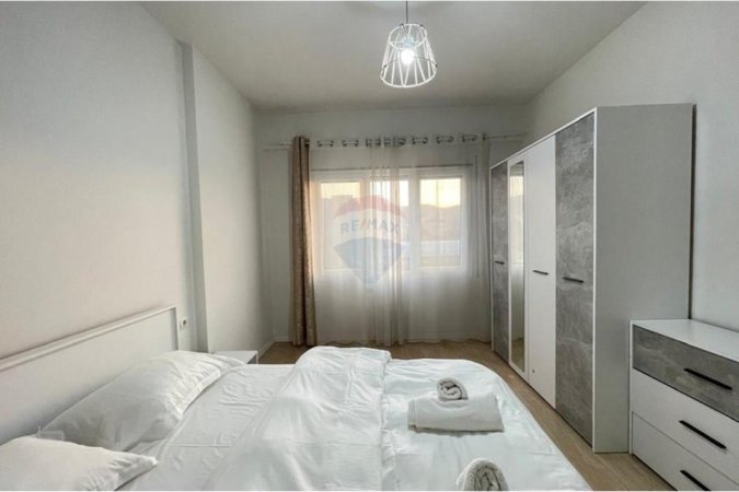 Tirane, jepet me qera 2+1+Ballkon Kati 6, 90 m² 1.400 € (Rruga e Kosovareve)