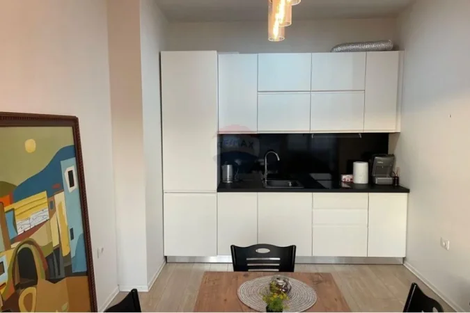 Tirane, jepet me qera 2+1+Ballkon Kati 6, 90 m² 1.400 € (Rruga e Kosovareve)