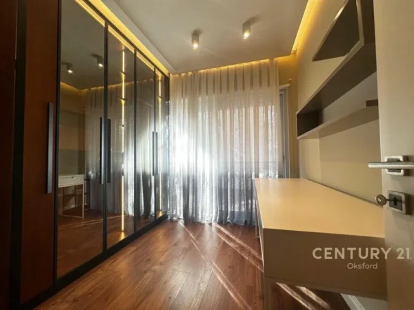 Tirane, shes apartament 3+1+2+VERANDE , 178 m² 360.000 € (Kopshti Botanik Zoologjik)