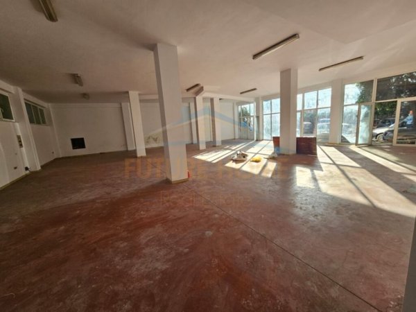 ALF45856 Tirane, jepet me qera ambjent biznesi Kati 0, 262 m² 1.500 € (Jordan Misja)