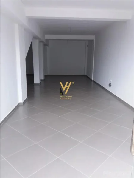 Tirane, shitet dyqan Kati 0, 100 m² 160.000 € (KODRA E DIELLIT)
