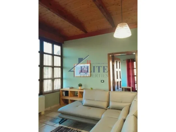 Tirane, shitet hotel , 1.240 m² (Peze)