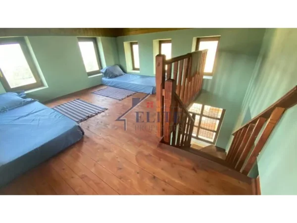 Tirane, shitet hotel , 1.240 m² (Peze)