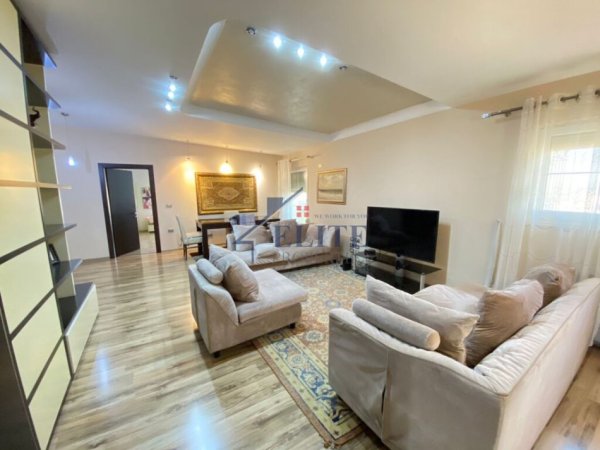 Tirane, jepet me qera apartament+verande | Penthouse 3+1 Kati 7, 500 m² 2.000 € (Bulevardi Zogu i I-re)