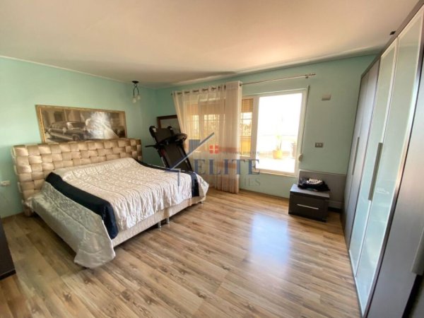 Tirane, jepet me qera apartament+verande | Penthouse 3+1 Kati 7, 500 m² 2.000 € (Bulevardi Zogu i I-re)