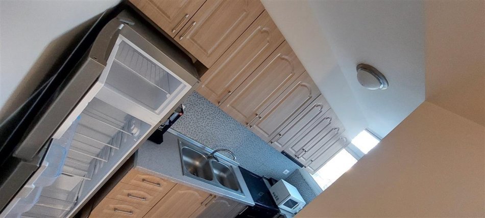 Tirane, jepet me qera apartament 2+1 Kati 3, 80 m² 600 € (Stacioni i Trenit)