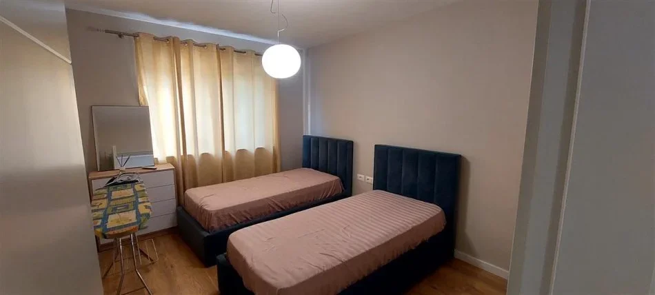 Tirane, jepet me qera apartament 2+1 Kati 3, 80 m² 600 € (Stacioni i Trenit)