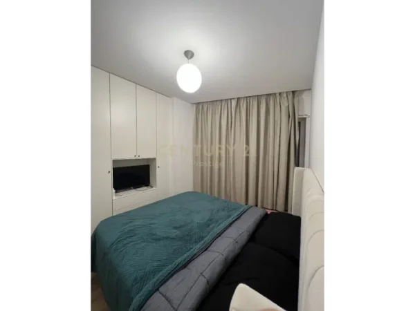 Tirane, shitet apartament 1+1 Kati 3, 84 m² 165.000 € (kodra e diellit)