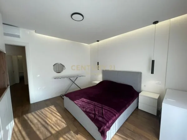 Tirane, jepet me qera apartament 3+1+Ballkon Kati 9, 153 m² 2.200 € (rruga e elbasanit)