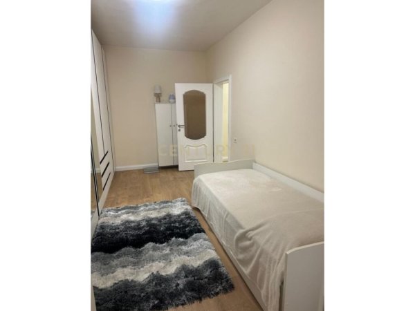 Tirane, jepet me qera apartament 2+1 Kati 3, 70 m² 1.000 € (sheshi wilson)