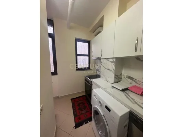 Tirane, jepet me qera apartament 2+1 Kati 3, 70 m² 1.000 € (sheshi wilson)