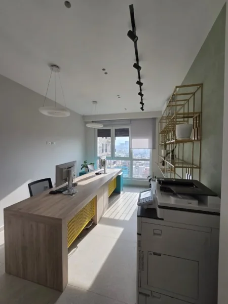 Tirane, jepet me qera ambjent biznesi Kati 8, 55 m² 500 € (Ish Fusha e Aviacionit)