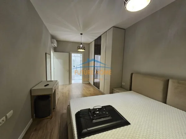 Tirane, jepet me qera apartament 2+1 Kati 2, 102 m² 1.000 € (Teg)