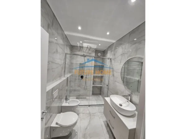 Tirane, jepet me qera apartament 2+1 Kati 2, 102 m² 1.000 € (Teg)