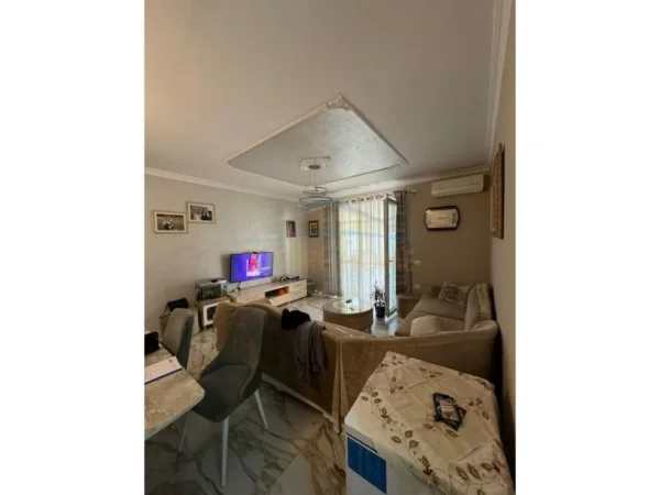 Tirane, shitet apartament 3+1 Kati 3, 225.000 €