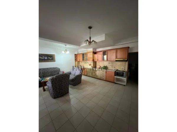 Tirane, shitet apartament 1+1 Kati 0, 83 m² 96.000 € (Spitali Amerikan 2)