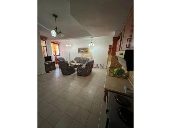 Tirane, shitet apartament 1+1 Kati 0, 83 m² 96.000 € (Spitali Amerikan 2)