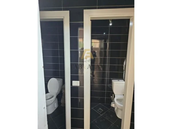 Tirane, shitet ambjent biznesi Kati 0, 82 m² 300.000 € (Komisariati nr 4, Tower Bridge 3)