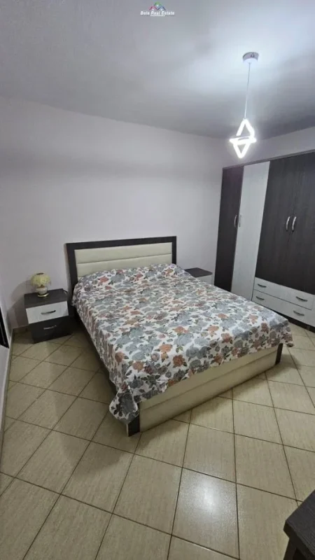 Tirane, jepet me qera apartament 2+1 Kati 4, 67 m² 550 € (ferit xhajko)