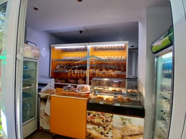 Tirane, shitet dyqan Kati 0, 50 m² (Ish parku autobusave)