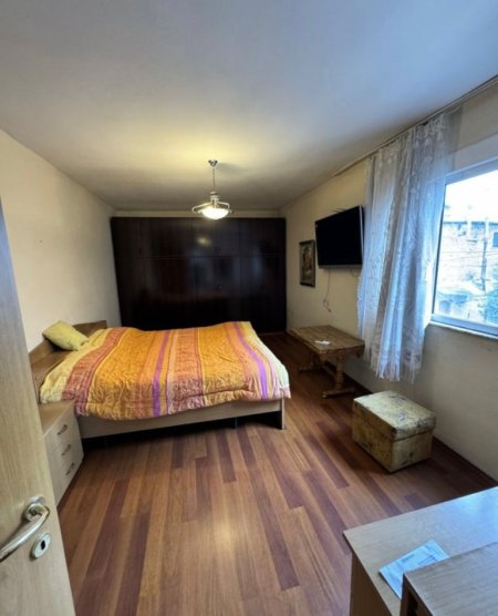 Tirane, jepet me qera apartament 4+1 Kati 1, 200 m² 750 € (Brryli)