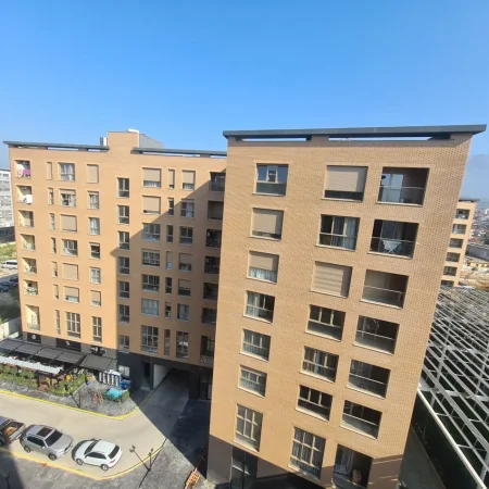 Tirane, shes apartament 2+1+Ballkon Kati 4, 96 m² 163000 € (Xhanfize Keko)