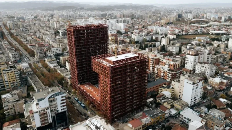 Tirane, shitet apartament 2+1+Ballkon Kati 15, 1.246 m² 350.000 € (Rruga e Kavajes)