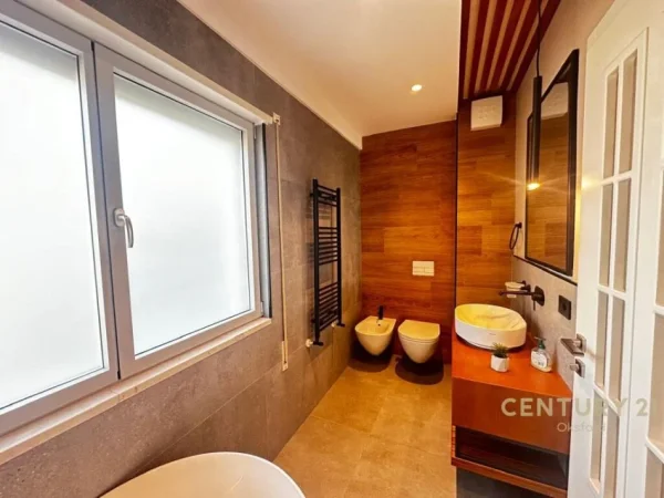 Tirane, shes apartament+verande | Penthouse 3+1+Aneks+Ballkon Kati 4, 178 m² 360.000 € (Kopshti botanik)