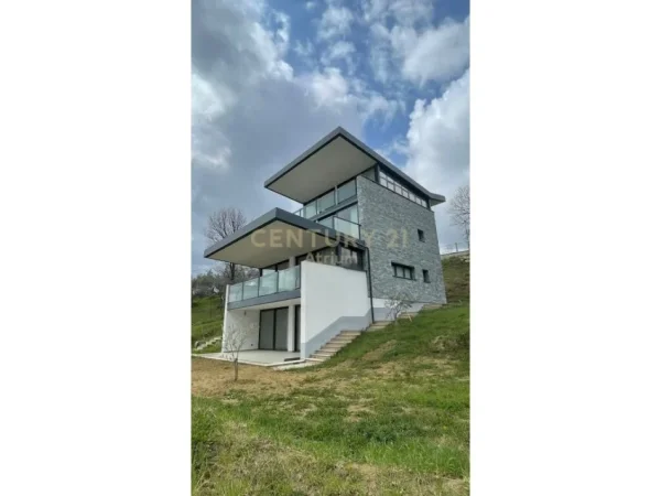 Tirane, shes Vile 3 Katshe Kati 3, 501 m² 900.000 € (Bar Kea)