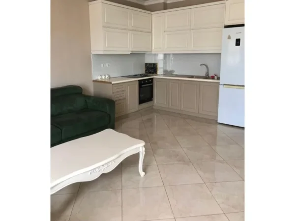 Tirane, jepet me qera apartament 2+1+Ballkon , 600 € 