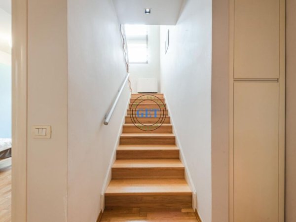 Durres, shitet apartament duplex 1+1 Kati 8, 290 m² (Pallati Sportit,Durres)